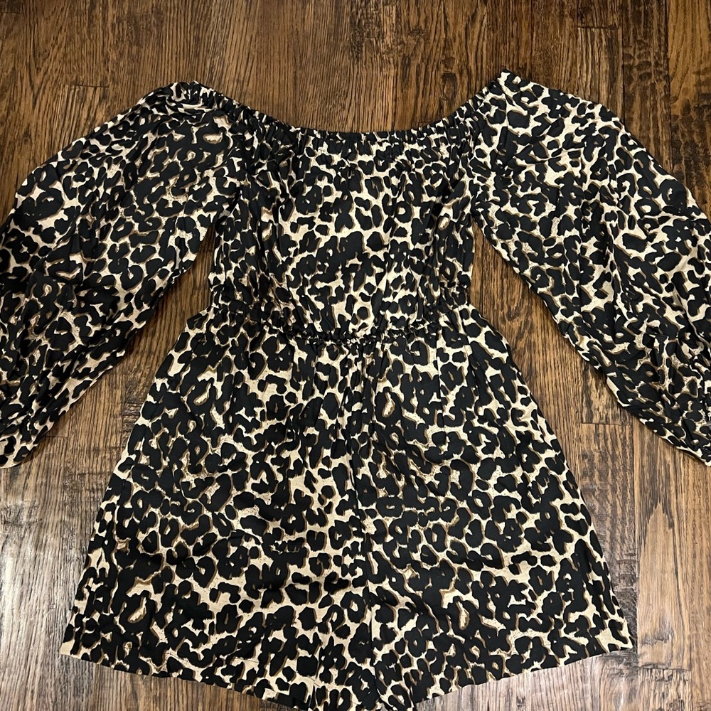 Classy leopard romper